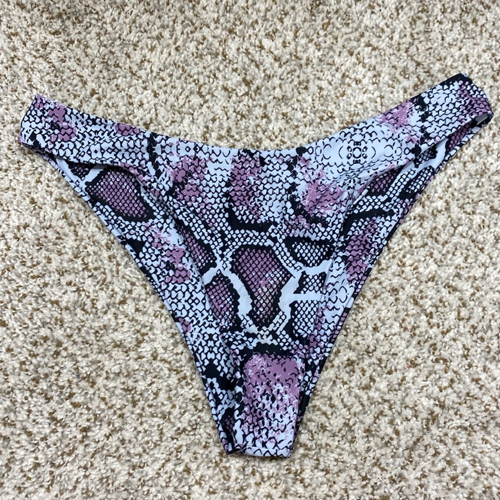 super cute bikini bottoms